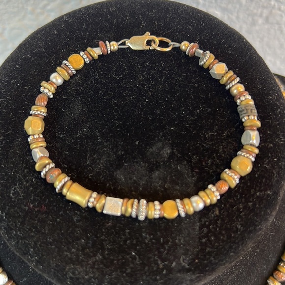 beaded necklace & bracelet set - Picture 2 of 4